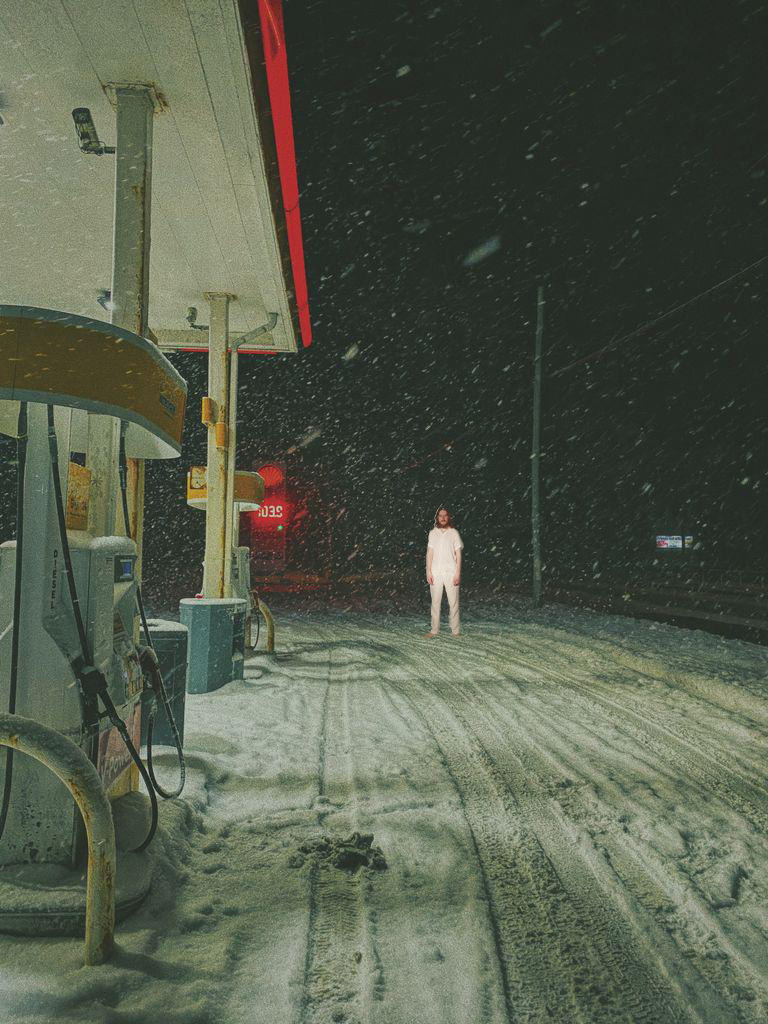 liminalpeepaw's tweet photo. in russia hes at the gas staiton https://t.co/hCv9hkHnO9