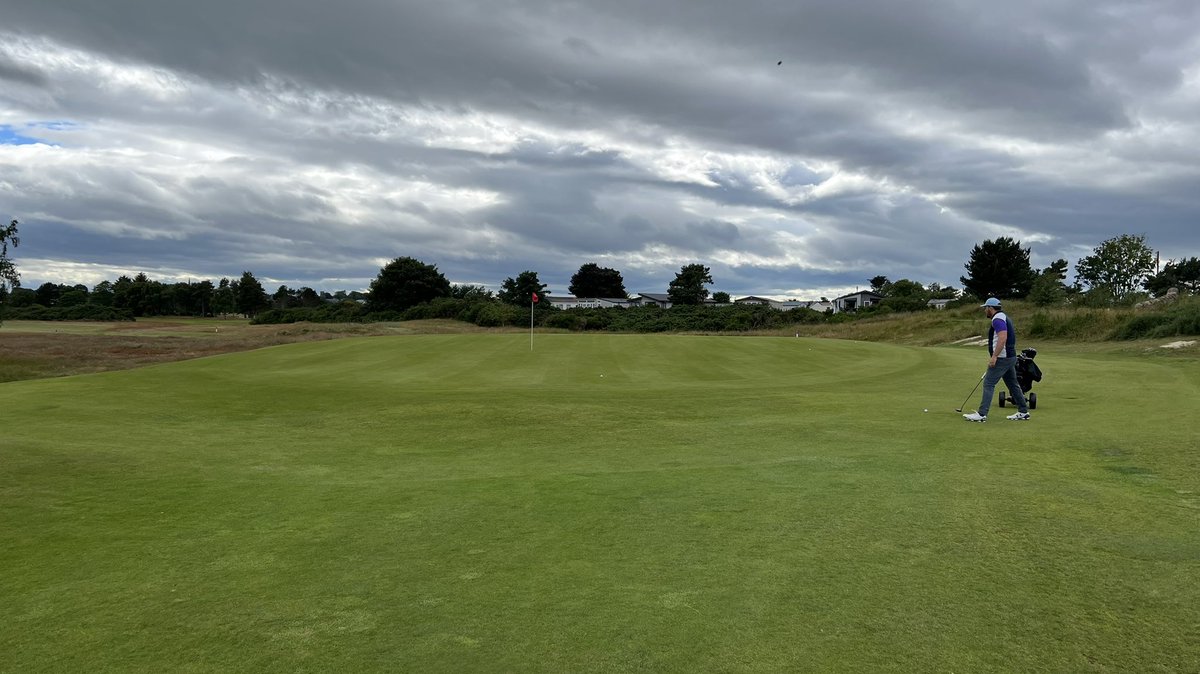 98Angus's tweet image. Was lucky enough to play Nairn Dunbar yesterday. @CMnairndunbar and the team doing a fantastic job. Highly recommend to anyone