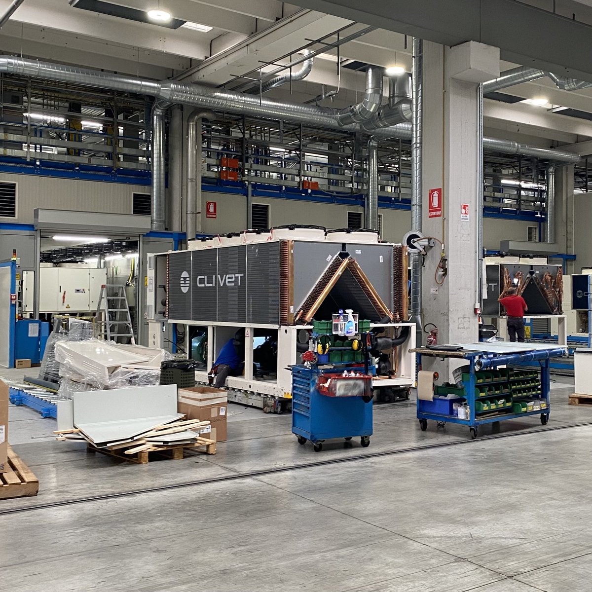 _danielbasso's tweet image. Oggi sono stato in visita alla @Clivet  di Feltre,una delle realtà più all'avanguardia d'Europa nel settore della climatizzazione:
• Oltre 50k m2 di stabilimenti
• Esportazione in + di 90 paesi
• 7 filiali nel mondo
Un'eccellenza Veneta che dal 2016 è diventata internazionale