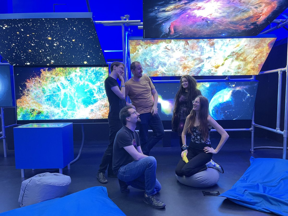 yuzhang_muse's tweet photo. Tiens une autre, version “penseurs” 🥸🤩🥳 #UpToSpace https://t.co/JYcMgZsBp5