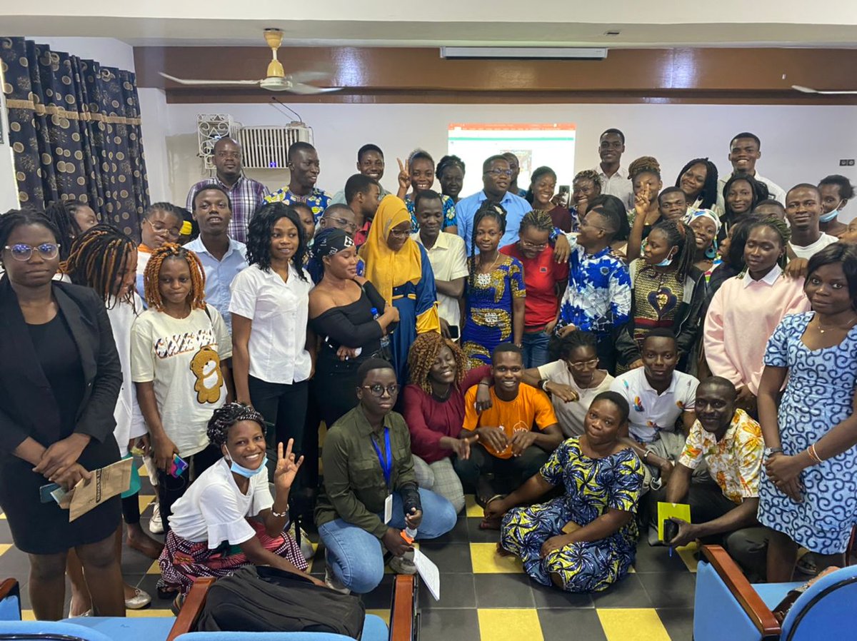 ASouwebath's tweet image. Le mercredi, j'ai participé à une formation sur le fact checking organisée par @unfpa_benin en partenariat avec l'OMS. Je suis mieux outillée pour 🤺 les fausses ❌❌❌ informations surtout en période de pandémie grâce au formateur @EmmanuelGanse. 
@bjlaurenceau
@BHelwise