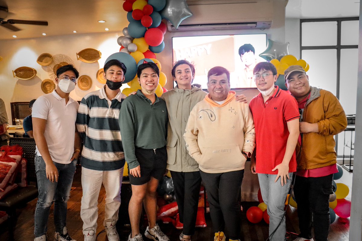 OFSOFC's tweet photo. United for Seth Fedelin! 
Happy Birthday Sethyboy!

BENTE NA SI SETH
#Happy20thBirthdaySETH

@imsethfedelin https://t.co/GTHqK9FZsH
