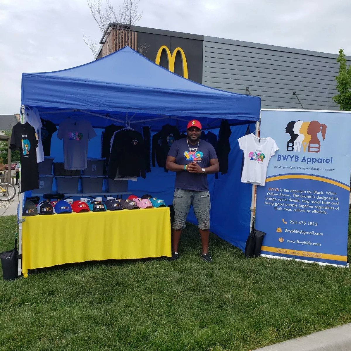 bwyblife's tweet photo. Come check out and support the BWYB booth this Saturday and Sunday at the "Square Roots street Festival" in Lincoln Square Chicago. Hosted by the #Lsrcc It will be nothing but good vibes, the event starts at 12noon- 10pm tomorrow

#BLACK #WHITE #YELLOW #BROWN 
#Weareonepeople https://t.co/AZiQgB9GFP