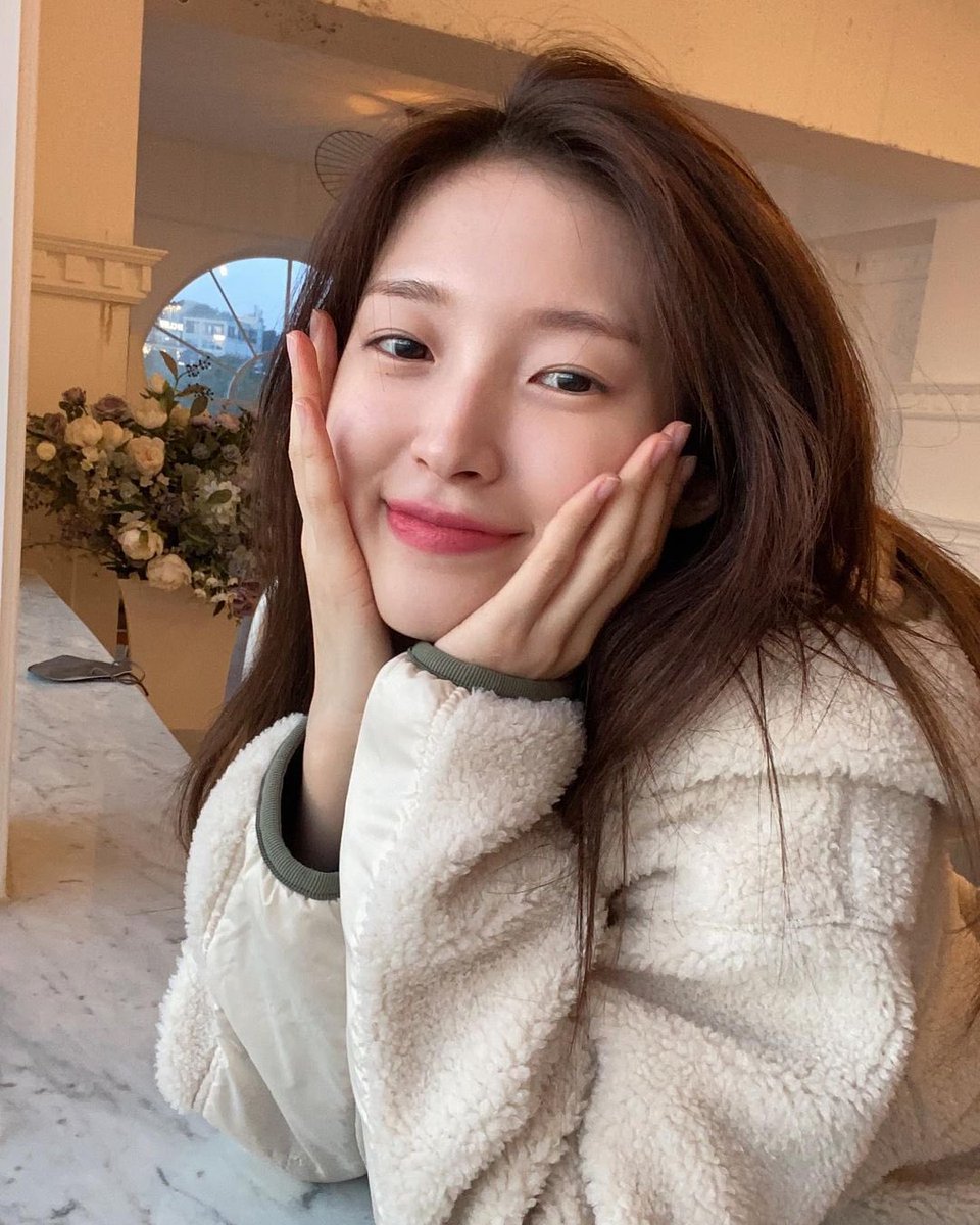 rodtriigo's tweet photo. @WeGotCrush selamat malam admin jaehyun!

aku arin dari oh my girl! aku sedang dalam misi untuk memperluas zona pertemanan ku. barangkali di antara kalian ada yg ingin berteman denganku hehe 🧁🍭 https://t.co/JdcxprxzfD