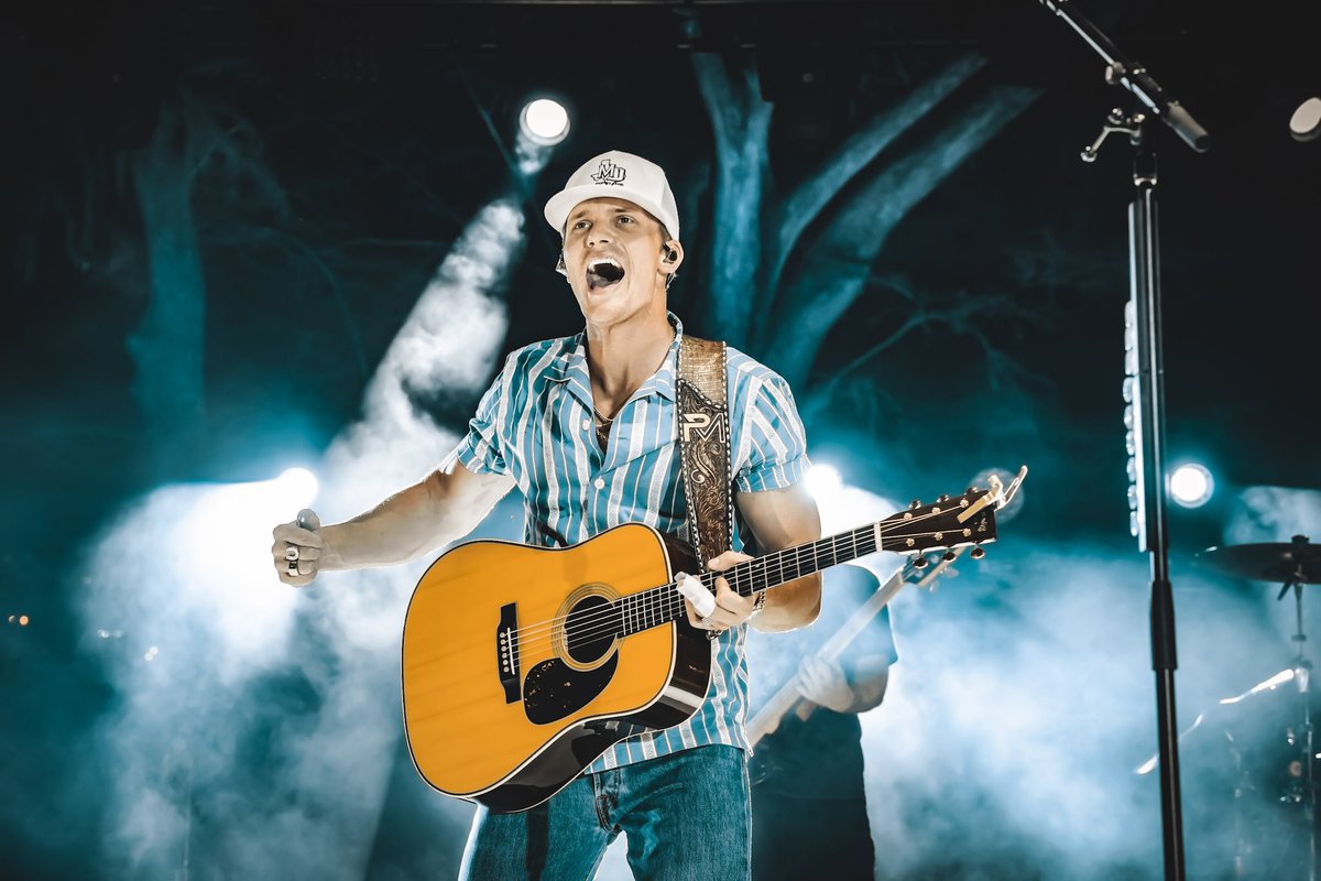 .<a href="/ParkerMcCollum/">Parker McCollum</a> made history with his recent three-show sell-out! 

READ MORE: bit.ly/3uB3MVP