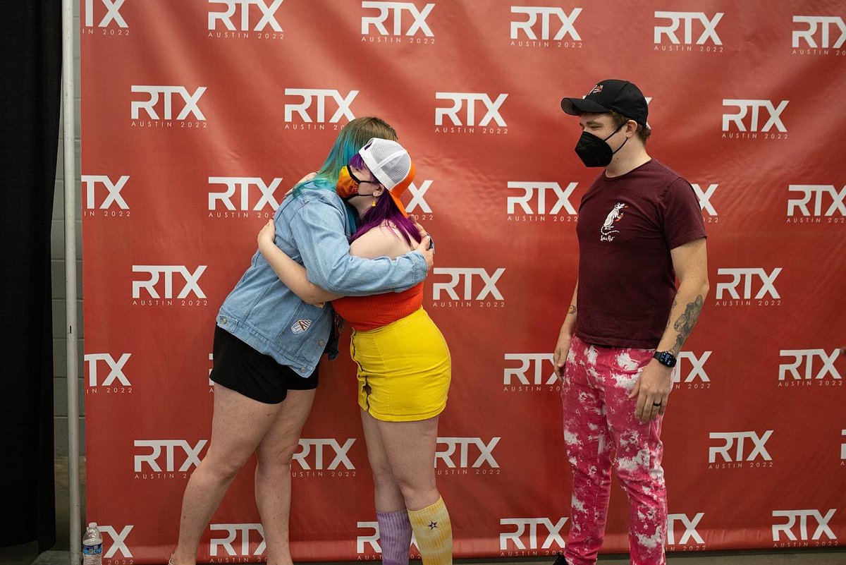 GetGladeline's tweet image. Don’t meet your heroes, unless you do wanna spend time chatting about different utensils then by all means meet them 😌💖✨

📸: @LilioCamere @/camerescamera on IG

#RTXAustin #RTX2022 #findthefork #listentofacejam