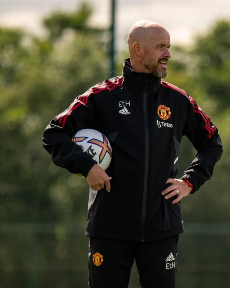 🎙| Erik ten Hag: “kami ingin memainkan sepak bola yang proaktif, dengan bola dan tanpa bola. Melakukan itu selalu menjadi intensi kami, tim pelatih telah membawa ini kepada tim bahwa di setiap situasi, haruslah proaktif.” 

#utdfocusid | <a href="/ManUtd/">Manchester United</a>