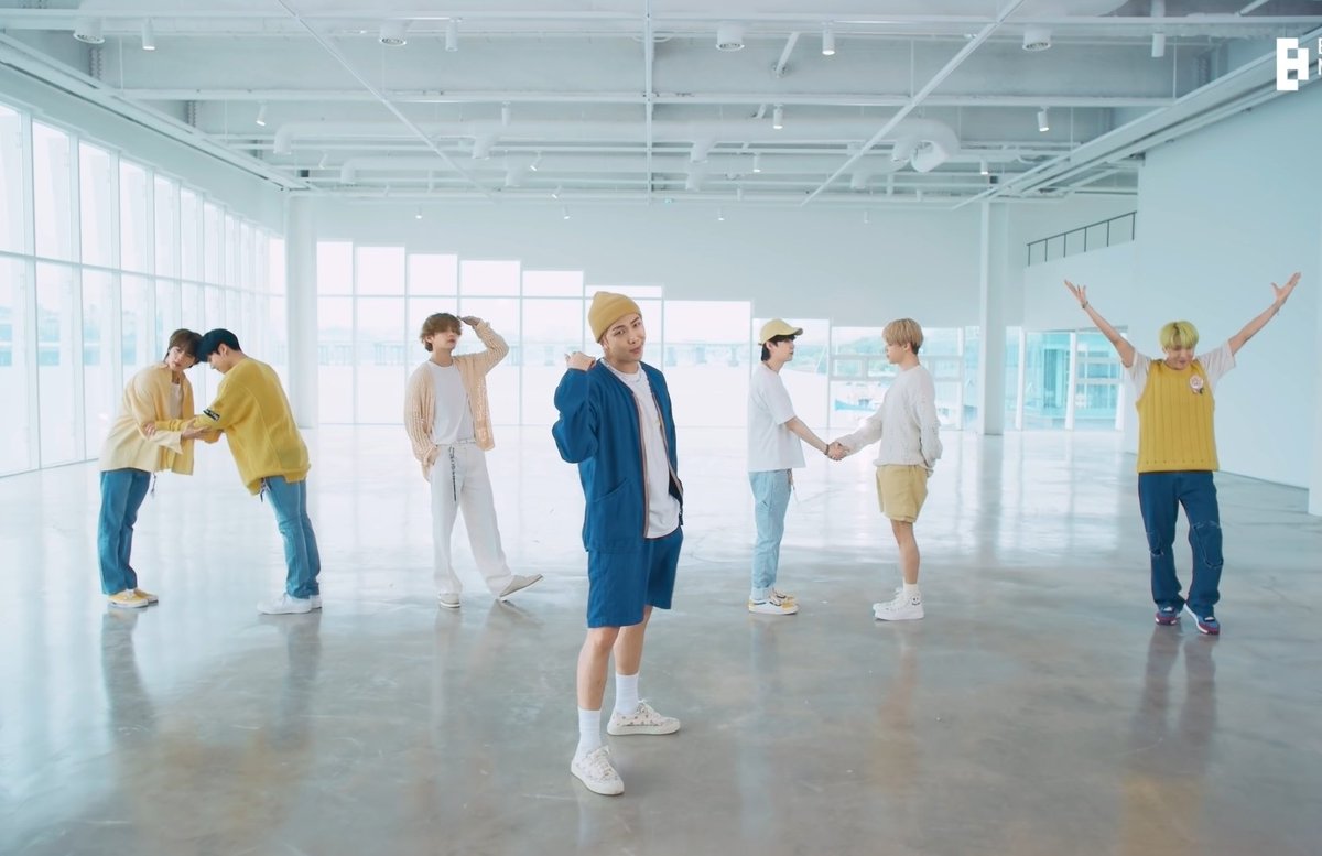 AG_BTS_'s tweet photo. Happy ARMY Day 💜
#HappyARMYDay 
#HBD_TO_ARMY https://t.co/RImaO7lLlZ