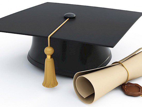 Félicitations à nos élèves de Terminale ! 100% de réussite et 86% de mentions ! Des efforts maintenus malgré ces 3 années impactées par la Covid.