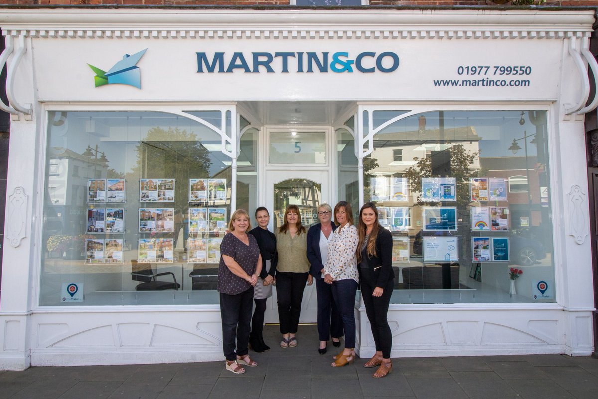 Looking for a new job? We have a vacancy for a part time lettings administrator. Previous residential lettings or property management experience is preferred. CVs to pontefract@martinco.com or apply through Indeed loom.ly/SBOrAiI

#strongteam #parttime #pontefract