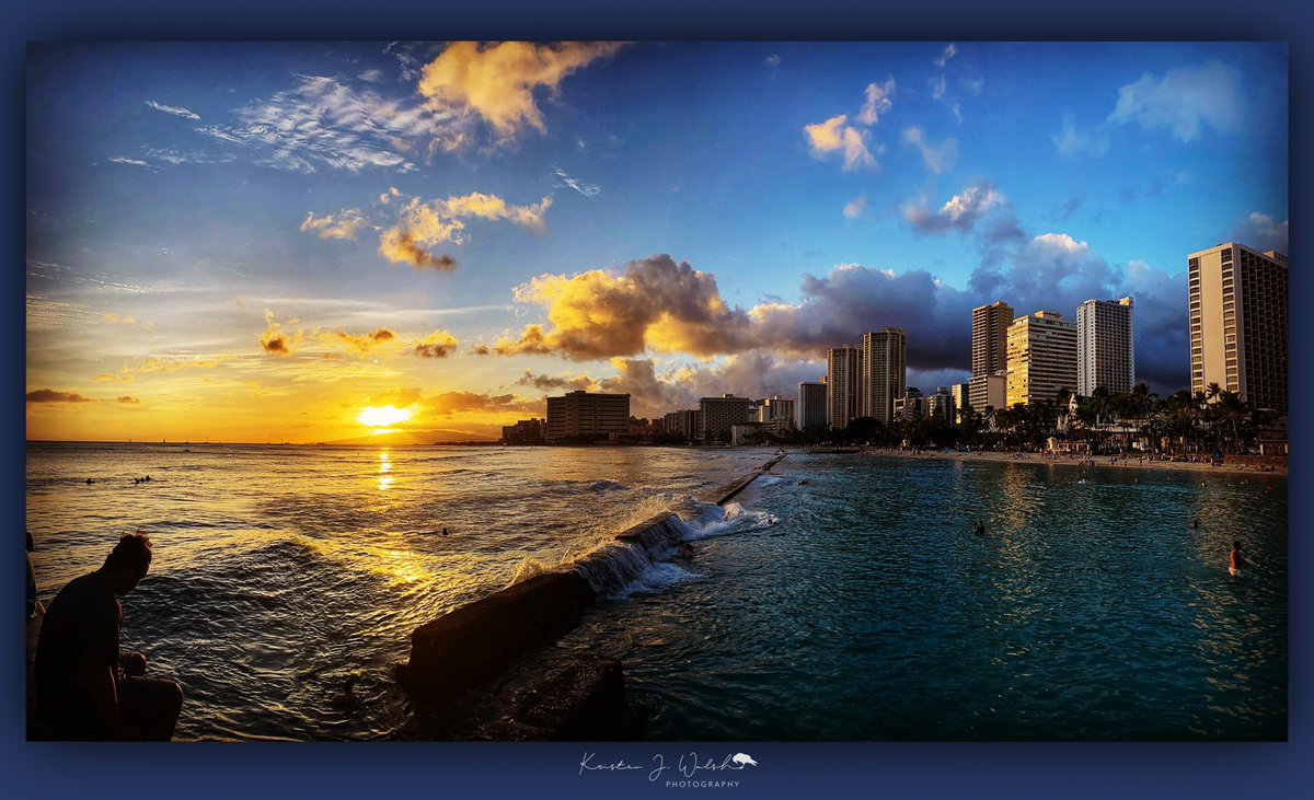 NYChick09's tweet photo. Can’t resist a #Waikiki #Sunset 
Excited to be here in #Hawaii celebrating our Presidents Club winners. #NICEPC2021 #Incentivetrip #eventmanager @kjwalsh09 @NYChick09 🌅 https://t.co/CrOT5a9UuT