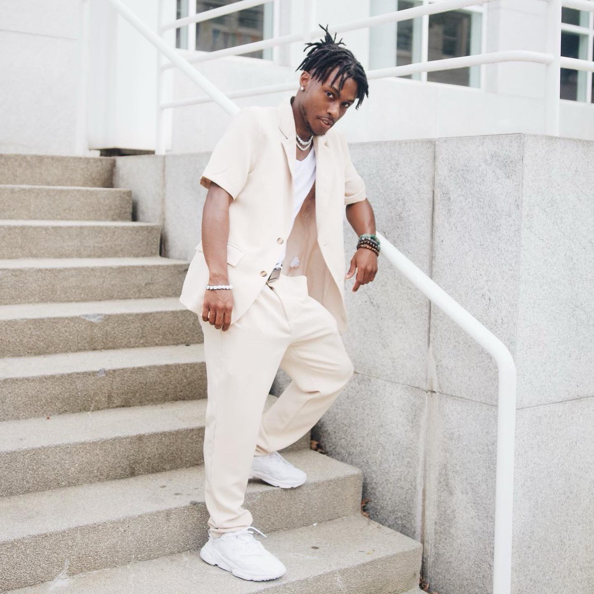therunnajay's tweet photo. #RUNNINDAY 22 ๐. Itโs my born day today. We going 2x harder, 2x greater all in the best way possible ๐๐ฝ๐ฅ We celebrating life โ๏ธ๐ฟ Like this post as a sign of good luck. 22 - the master number. #NeverStopRunnin ๐ธ: @beckvisuals https://t.co/HdRo4ScqvF