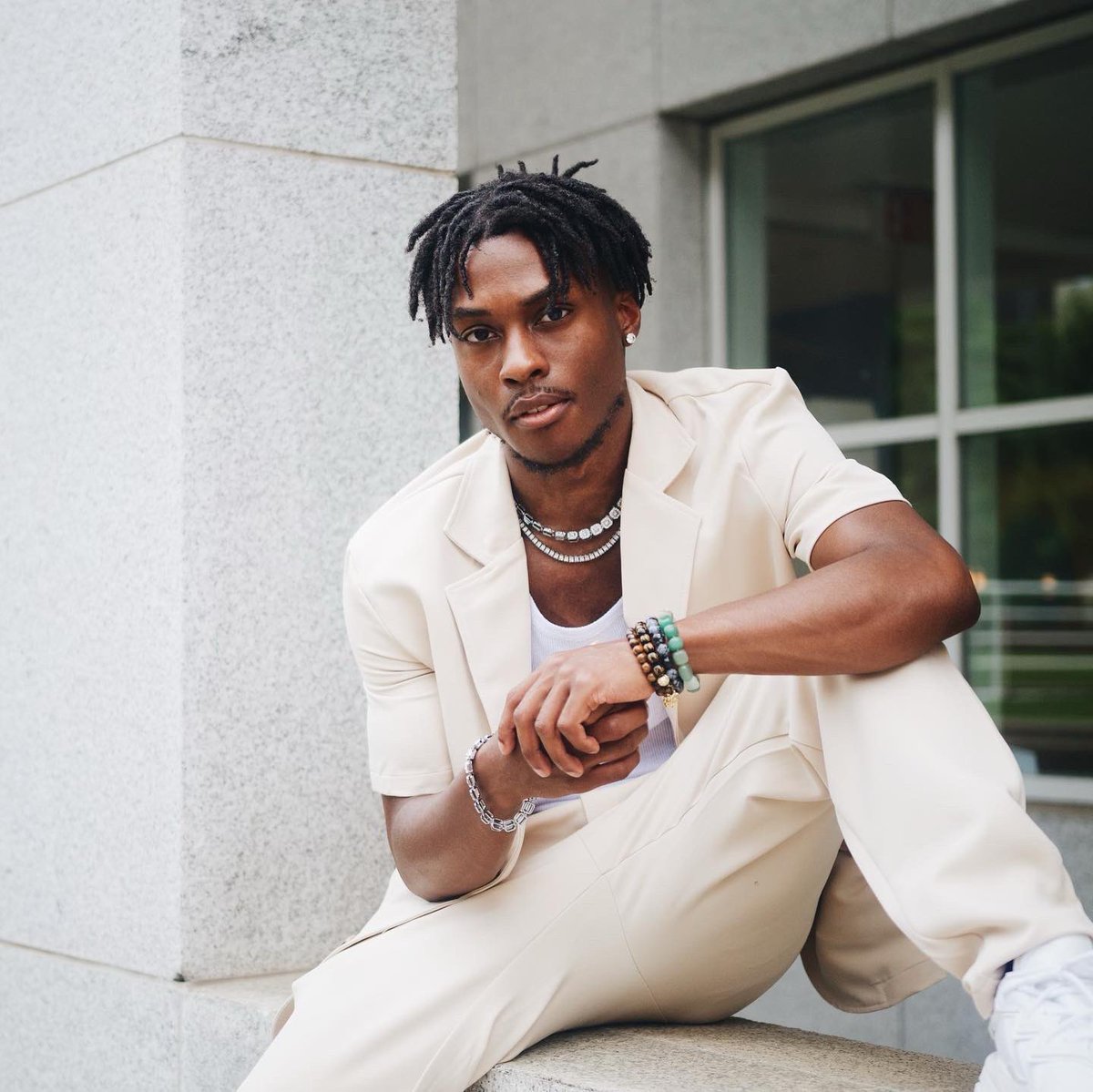 therunnajay's tweet photo. #RUNNINDAY 22 ๐. Itโs my born day today. We going 2x harder, 2x greater all in the best way possible ๐๐ฝ๐ฅ We celebrating life โ๏ธ๐ฟ Like this post as a sign of good luck. 22 - the master number. #NeverStopRunnin ๐ธ: @beckvisuals https://t.co/HdRo4ScqvF
