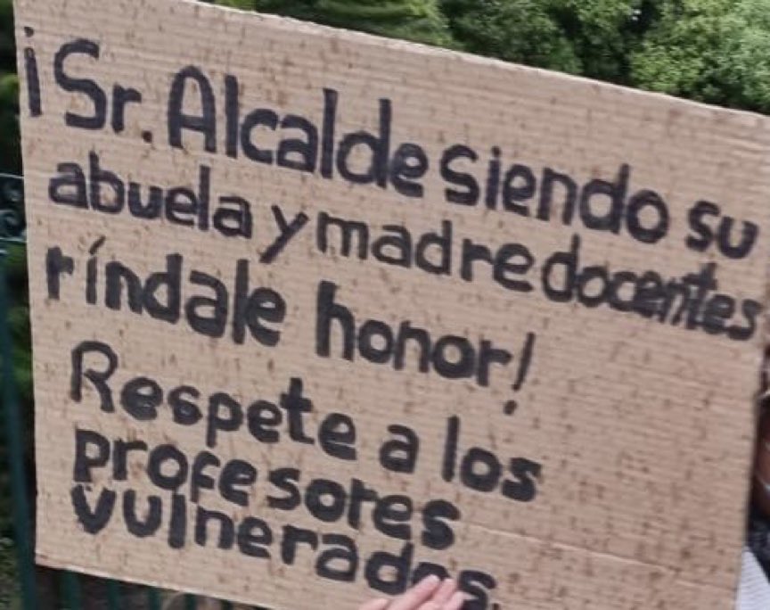 Enbrazoscaidos's tweet photo. @camila_vallejo @CHVNoticitas_cl @izkia @izkia @24HorasTVN @Cooperativa @meganoticiascl @gabrielboric @chilevision https://t.co/wIjg9QMAFi