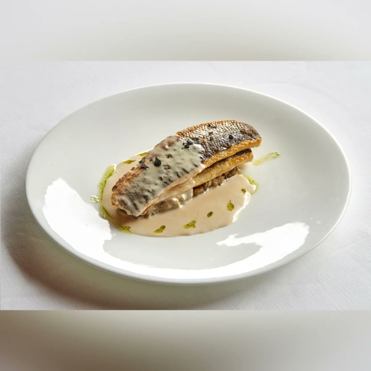 HotelGrevolSpa's tweet photo. 📸Llobarro amb albergínia a la llenya i crema suau d'anxoves

#gastronomia #restaurantgastronomia #Pirineus #viulavalldecamprodon #gastro #RestaurantReview #restaurantes #pirineos https://t.co/qoZ5IFflNa