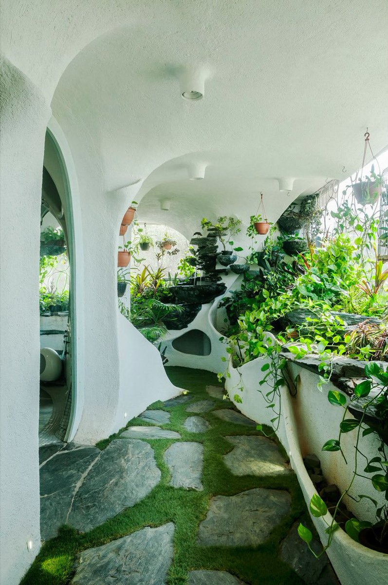 pyerissey's tweet photo. the garden room by the white room https://t.co/JLLccqrgKU