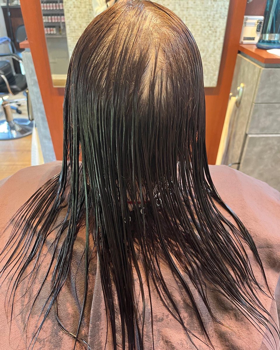 celestinesalon's tweet photo. TRANSFORMATION 😍 
-
-
#longtoshort #edgycuts #transformation #shortcuts #shorthair #celestinesalon #cosmetology #hairsalon #hairstyles #hairstylist #darien #darienhair #chicago #behindthechair #schwarzkopfusa #schwarzkopfcreators #surfacehair #illinois https://t.co/KibhdyeYPK