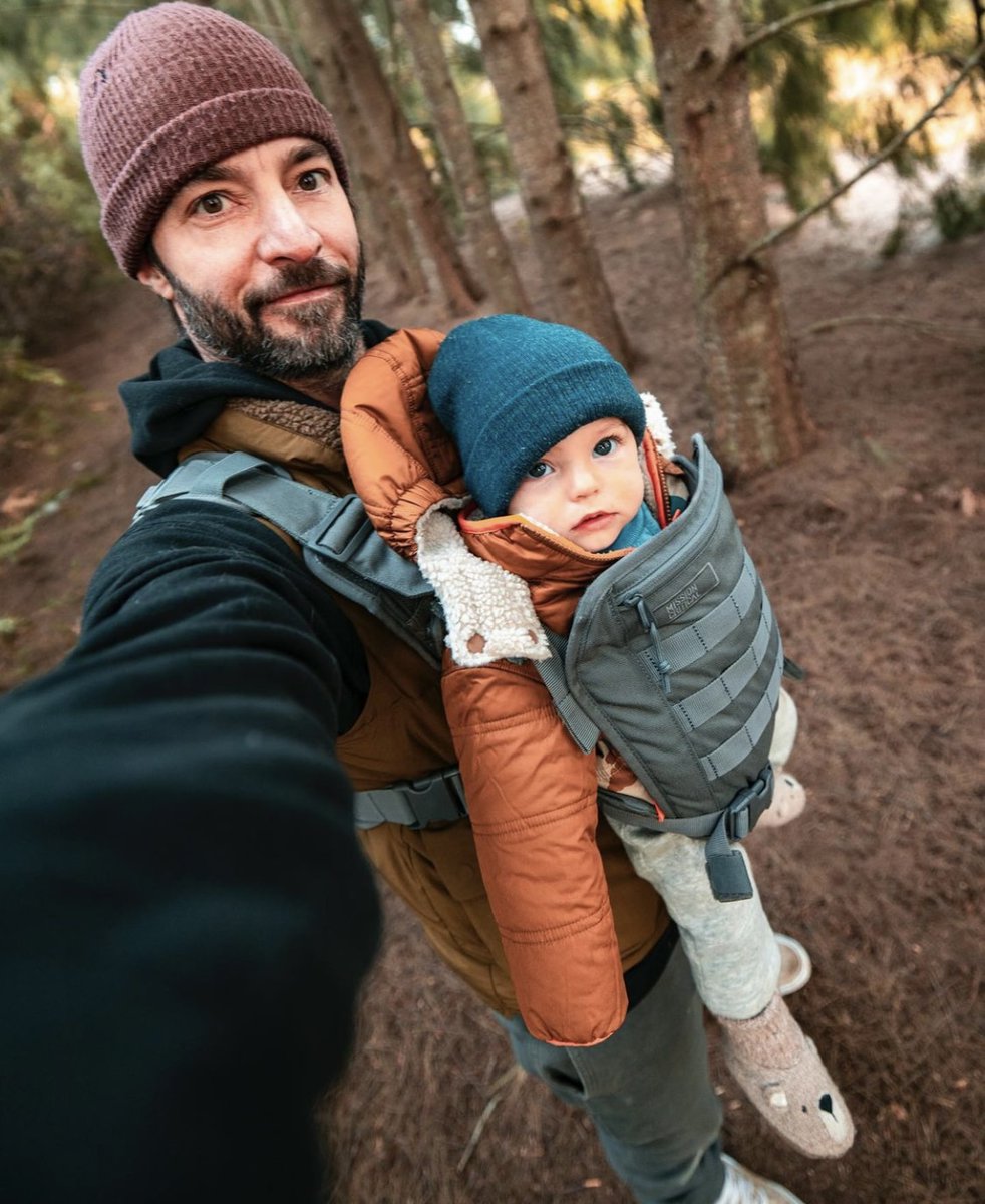 Father-Daughter moments you will never forget.
.
📸 <a href="/Elniniocamo/">Thomas Finsterbusch</a> 
.
#missioncritical #missioncriticalgear #babycarrier #cutebaby #dadlife #bonding #familytime #adventure #allinthedetails #dadgoals #dadsofinstagram #activedad #babywearing #dadlifeisthebestlife
