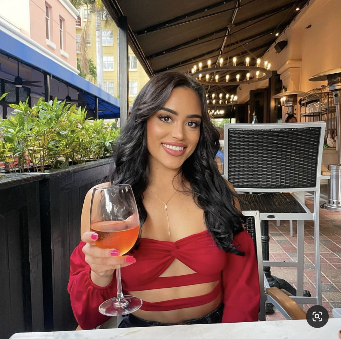 LochBarBoca's tweet photo. Double tap if Wine &amp; Fridays make you happy 🥂 https://t.co/xACsbQdlvg