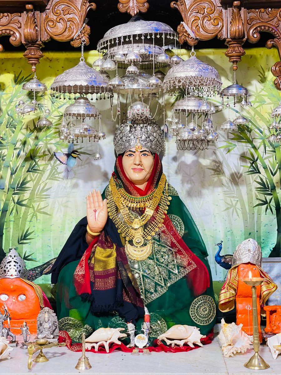 sonaldhammadhda's tweet photo. JaY Sonbai MA 🙏🏻JaY Banu Ma
Today's Divine Darshan Date Of 8-july-2022
Madhda , Keshod , Gujarat 
#madhda
#maasonal #todaydarshan
 #sonaldham_madhda_ #jaysonalmaa🙏 #sonalmaa🚩 https://t.co/PdVL2Tmccy