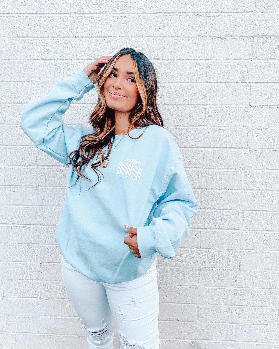 crewnecks are a year round must have 🤩