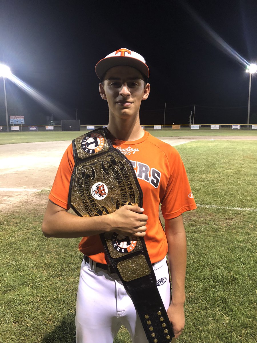 Huge W last night against a good team!  Defensive player of the game goes to Ian Hernandez <a href="/IanHdez15/">Ian Hernandez</a> <a href="/The_Pennant/">Penn Kingsmen Sports</a> <a href="/RecruitTigers/">Rawlings Tigers National Recruiting</a> Ian was lights out in relief 3 IP, 1H, 3K’s