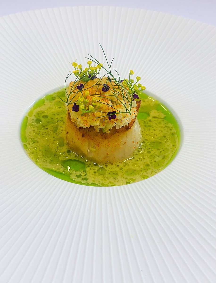 kboylechef's tweet photo. Norwegian Hand Dived Scallop, Cauliflower, Coconut and Karri Gosse! #fishcourse #newseason #tastingmenu #restaurantladyanne https://t.co/fhmhUrmBe0