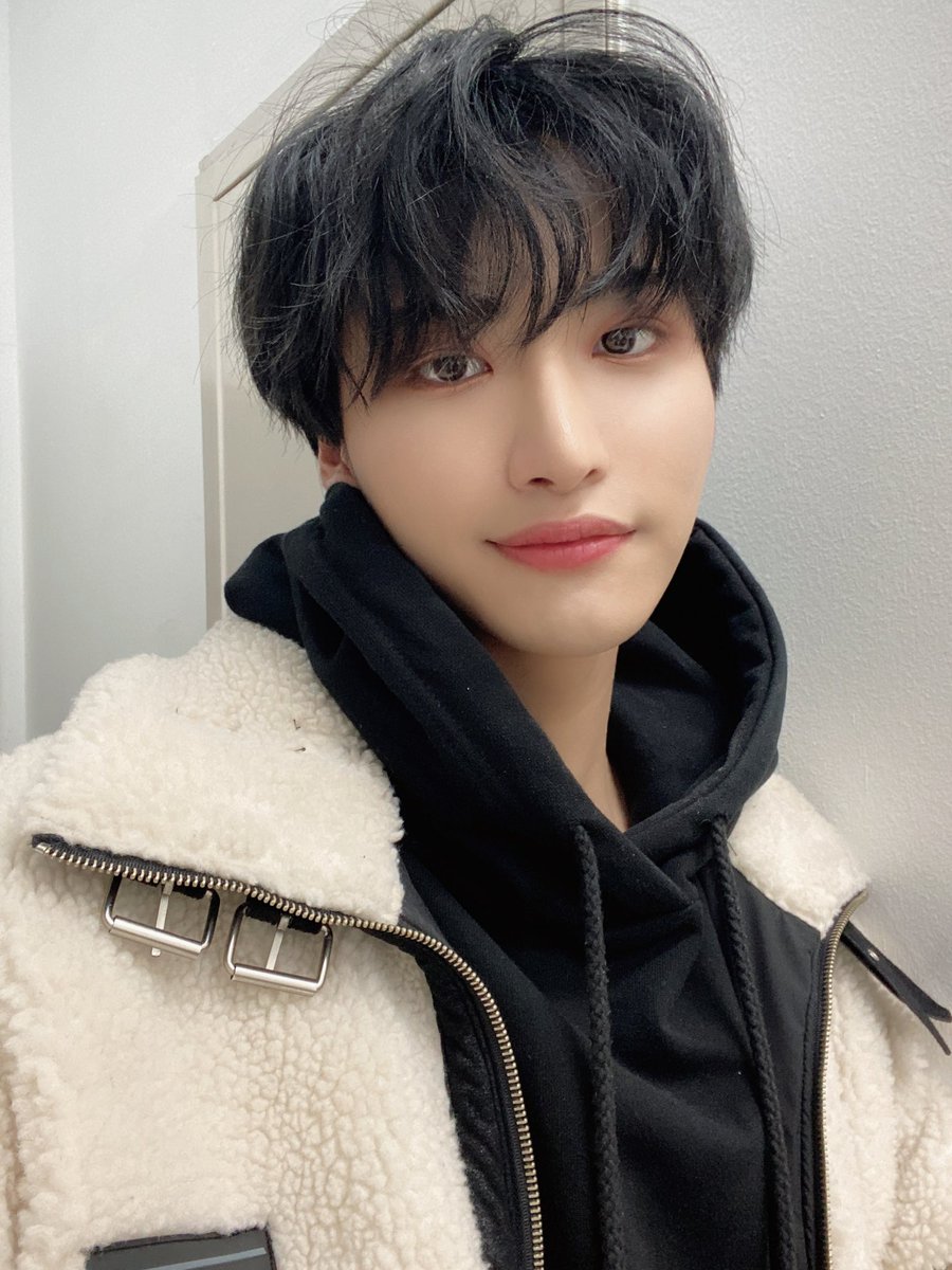 pshpicz's tweet photo. seonghwa looks so fluffy https://t.co/cPPn9ZD47Y