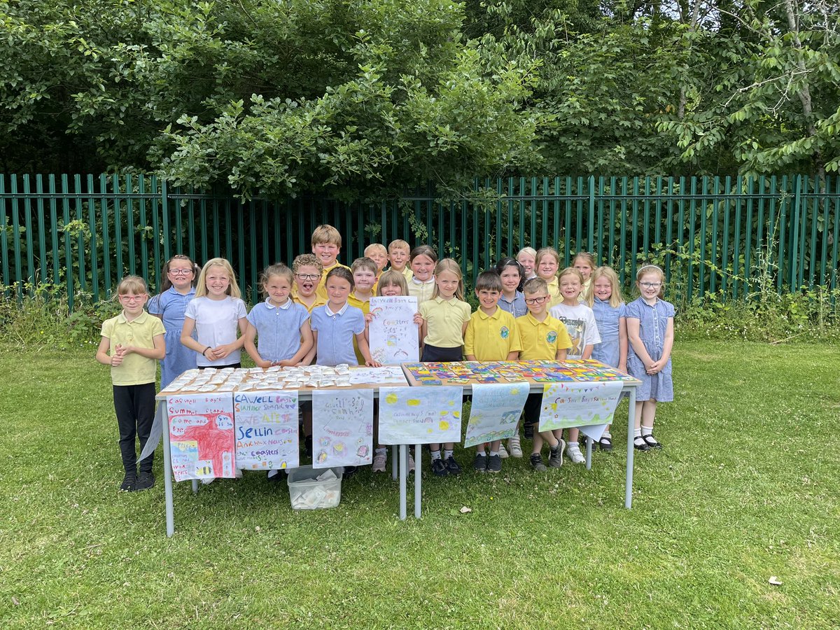 Here are Dosbarth Caswell Bay all ready to sell our fabulous enterprise products! Thank you to everyone who supported us by making a purchase❤️ @Cwmff_MrC <a href="/cwmffrwdoer/">Cwmffrwdoer Primary</a>