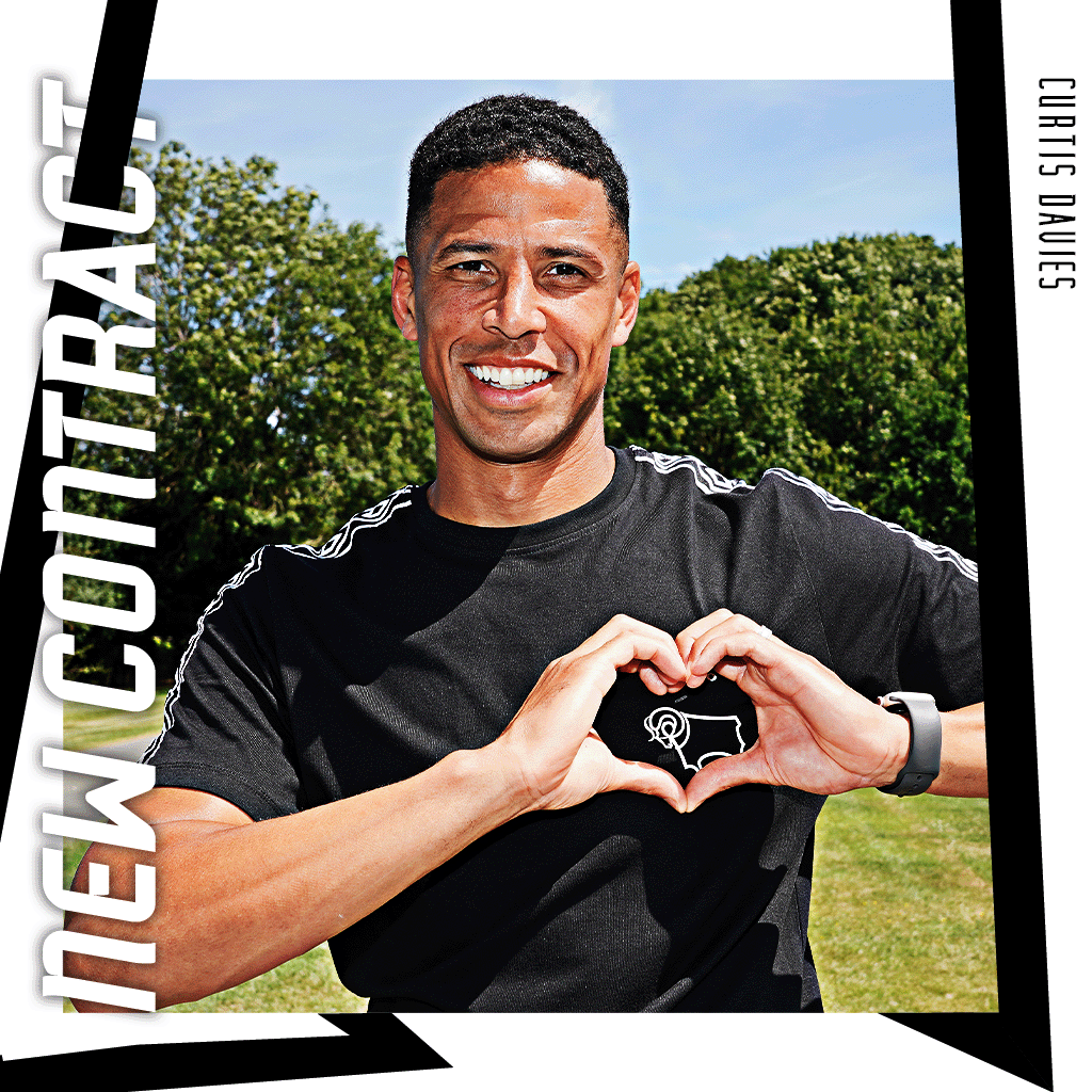 dcfcofficial's tweet photo. 𝕂𝕀ℕ𝔾 ℂ𝕌ℝ𝕋 🫶👑🐏

Our reigning Jack Stamps Player of the Year, @TheCurtisDavies, has signed a new contract 🥰🖤🤍

#DCFC