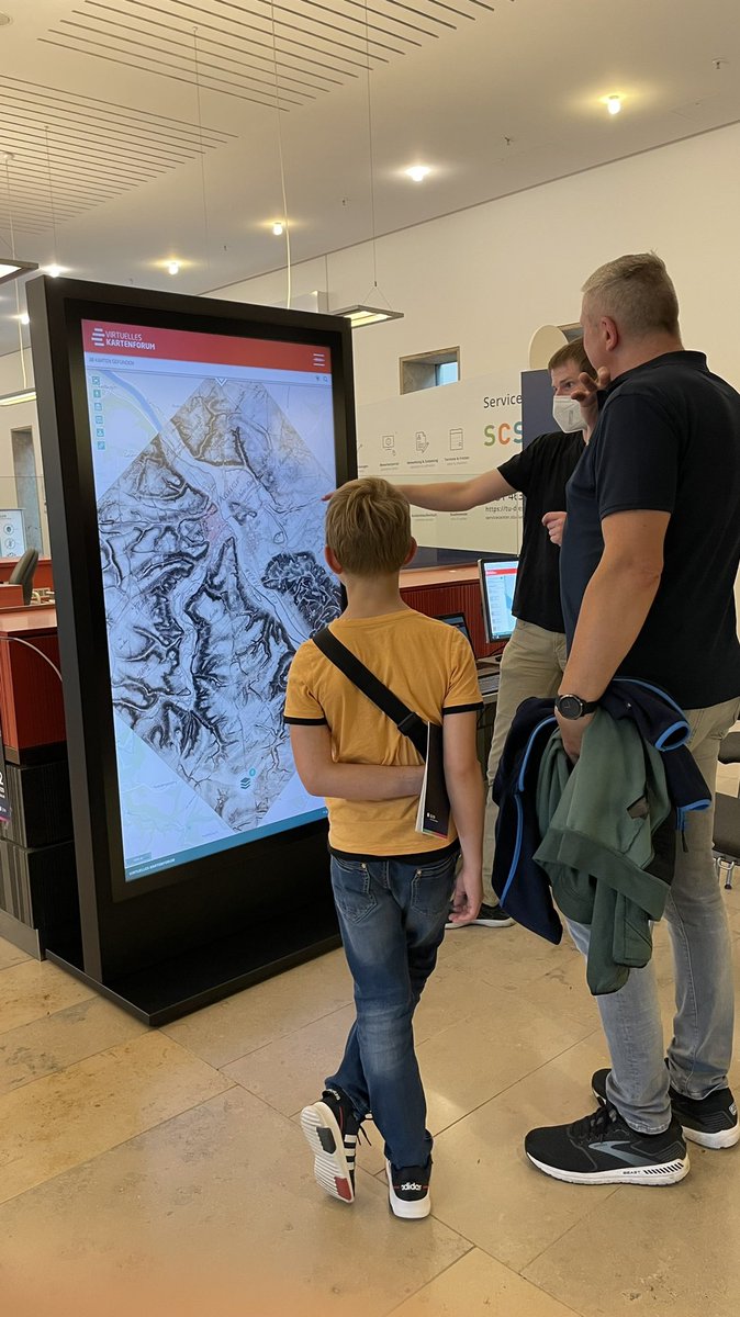 SLUBdresden's tweet photo. Virtuelles #Kartenforum, #Genealogie, #Upcycling, Führungen, historische Filmschätze &amp; weitere spannende Programmpunkte: entdeckt unsere Zentralbibliothek &amp; die Bereichsbibliothek DrePunct heute Abend zur @LangeNacht_DD! ➡️ https://t.co/xjeRmzTKwS https://t.co/pDjjmGpV7j
