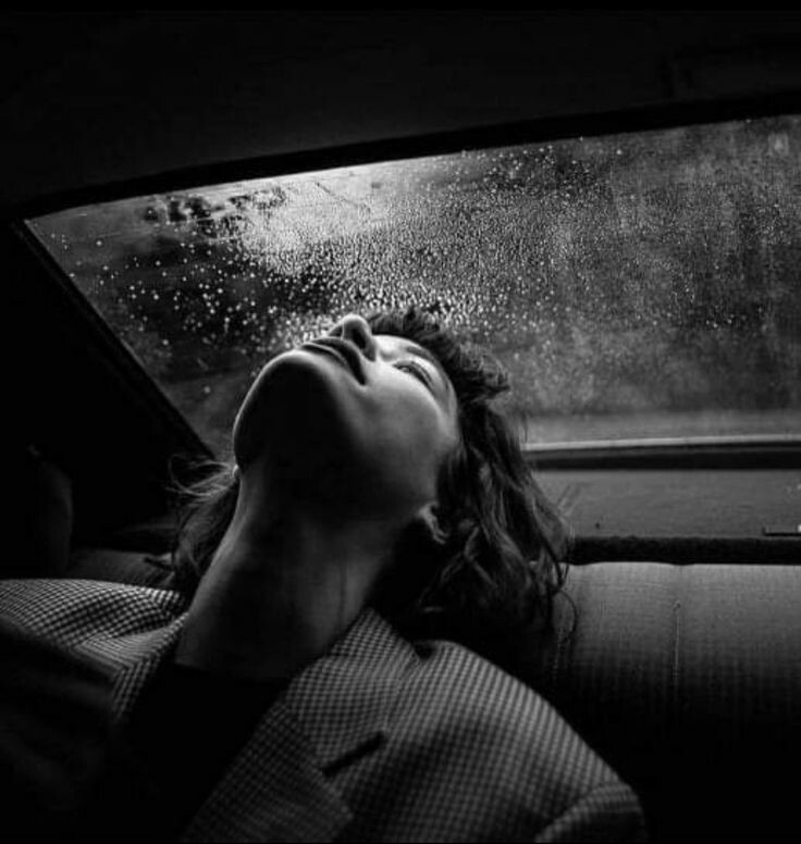 RotaporD's tweet photo. " Hubiera preferido que me dispararan a sangre fría , pero ... 
¿que me tendieran una trampa esas personas en las que yo confiaba ? 
Eso se sintio muy mal "

#Zpac
#TuPoesía
#SoloVos https://t.co/ownR1zOnMB