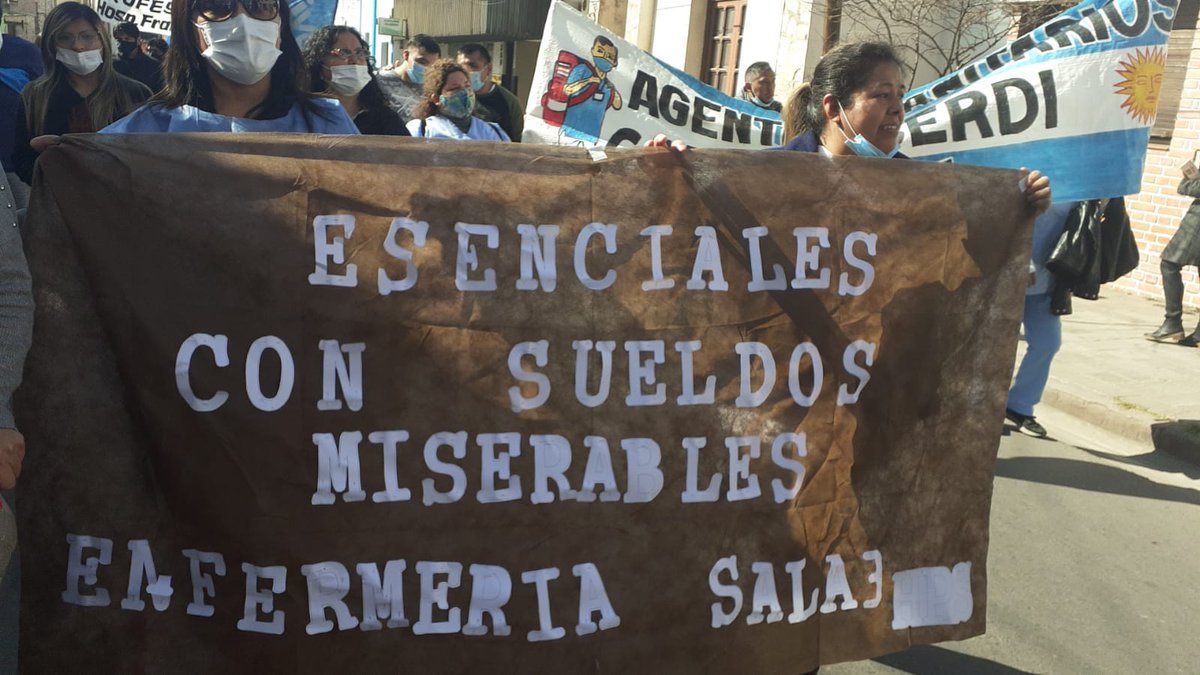Fesprosa_LH's tweet photo. 🟠 #Jujuy: Contundente Paro y Multitudinaria Movilización 

📢 @APUAPJujuy junto a trabajadorxs del escalafón general de la Administración Pública colmaron las calles en reclamo de #SalariosDignos y en Defensa de la #SaludPública.

📄 Gacetilla: https://t.co/J5wfOQYXCZ https://t.co/8q3lYqilNP