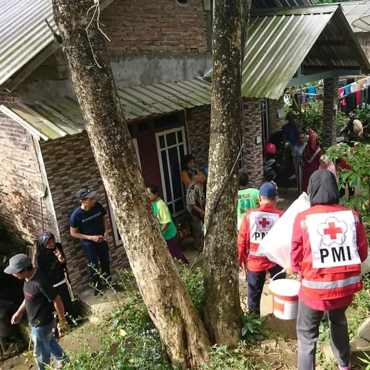 muntilanbranch's tweet photo. Kebakaran rumah tinggal menimpa keluarga madyasak desa bangsri kajoran tadi pagi. Jumat, 08.07.2022 https://t.co/iGXceZvbfG