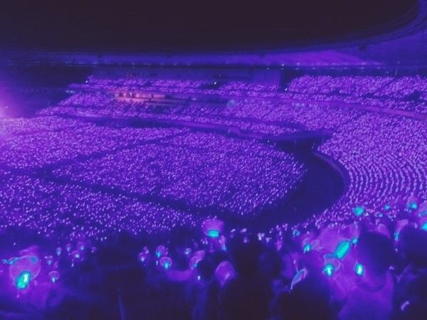 dhaadl's tweet photo. For thoe who don't knw July 9 is the day whn BTS named their fans as ‘ARMY’ which stands for ‘Adorable representative M.C. for Youth’. That is why 9th July is called as ARMY day! We are one of the largest fanbases in the entire world right now #HBD_TO_ARMY https://t.co/I25tBDDdEl