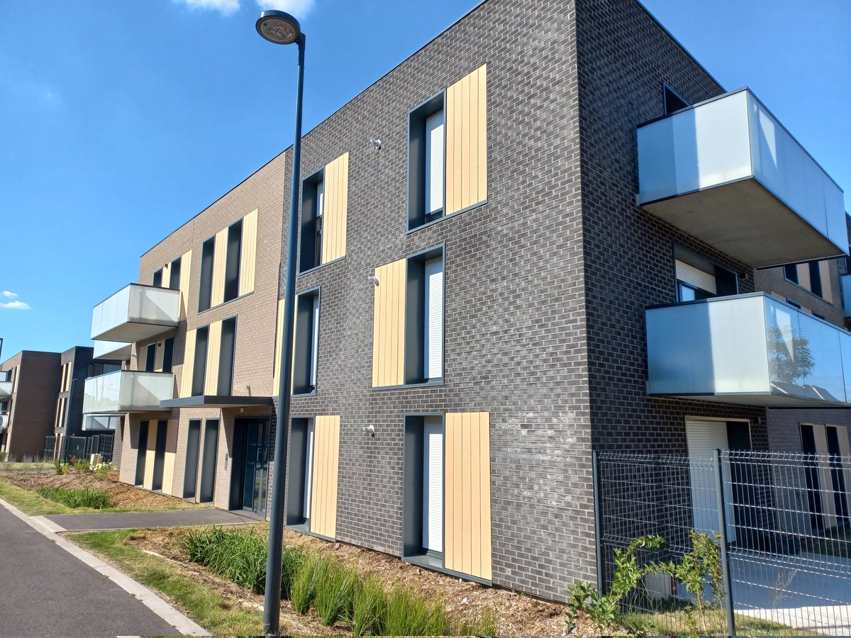 maisonsetcites's tweet image. Nous inaugurons ce soir une résidence de 53 #logements collectifs, rue Ribot à @VilleArras : un programme construit par @bc_neoximo, avec @ActionLogement @BanqueDesTerr @GrandArras