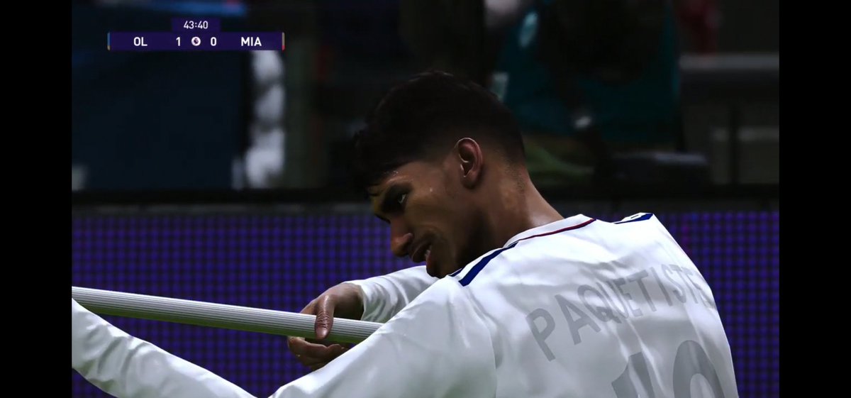 𝙋𝙖𝙦𝙪𝙚𝙩𝙞𝙨𝙩𝙚 🇮🇶 (@paquetiste_rp) on Twitter photo Un regard t'as peur 🥶
Belle victoire 2-1 et premier but de la saison ✅
Allez l'OL 🔴🔵 Un regard t'as peur 🥶
Belle victoire 2-1 et premier but de la saison ✅
Allez l'OL 🔴🔵
