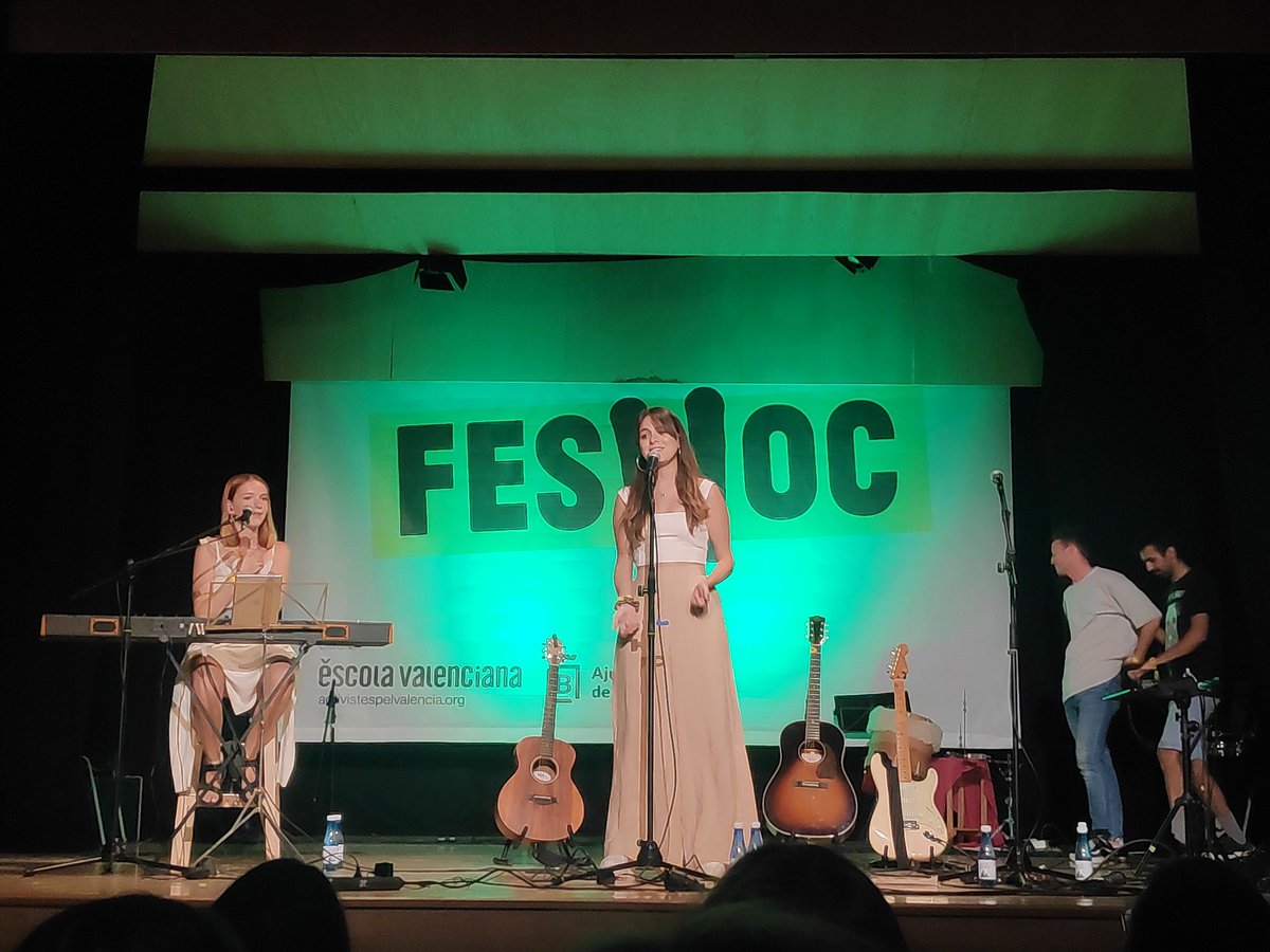 Ja tenim a <a href="/socesther/">ESTHER</a> en l'auditori de Benlloc! 😍