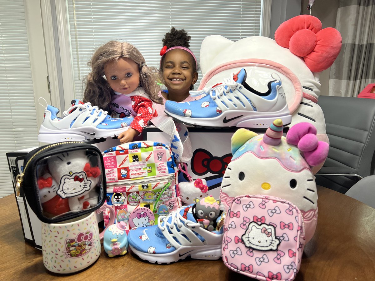 Laborn2Fish's tweet photo. @atmos_usa Size 11.5 I would have to say the Hello Kitty Prestos for my wife and daughter. Seeing their eyes light up knowing they can twin their HK kicks warmed my sneaker L cold heart 😂. #atmoscollectorsclub https://t.co/MBtT4ufksb