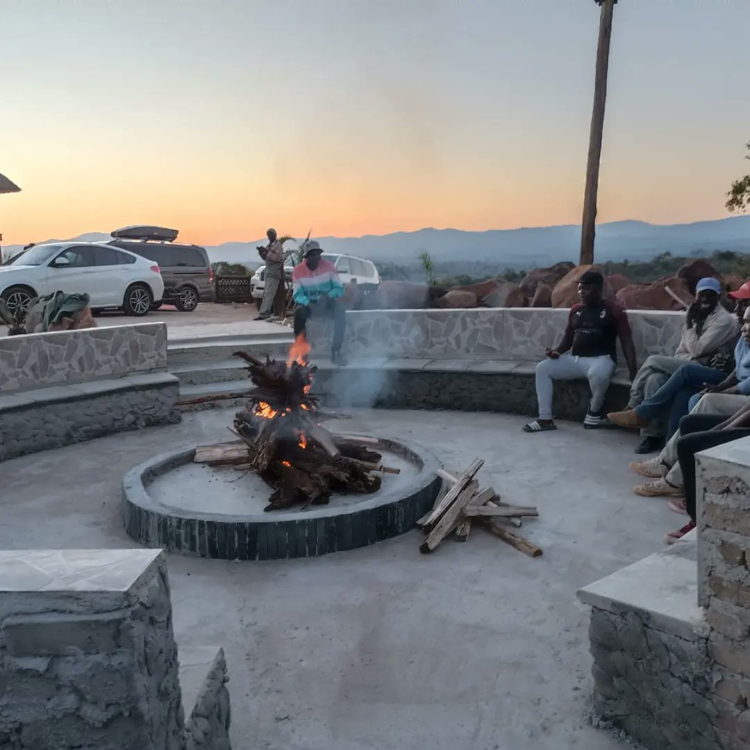 eliasnefaleeco's tweet photo. For those that love chilling with their friends or family, this is for you!
We introduce to you our BOMA!
Fale who a difha ai!
#bomafire #VIPLifestyle  #YourUltimateVIPexperience #EliasNefaleEcoEstate
VIP entrance fees: R250 adults | R150 kids
📍Ha Mashau https://t.co/nPdaZGKTQe