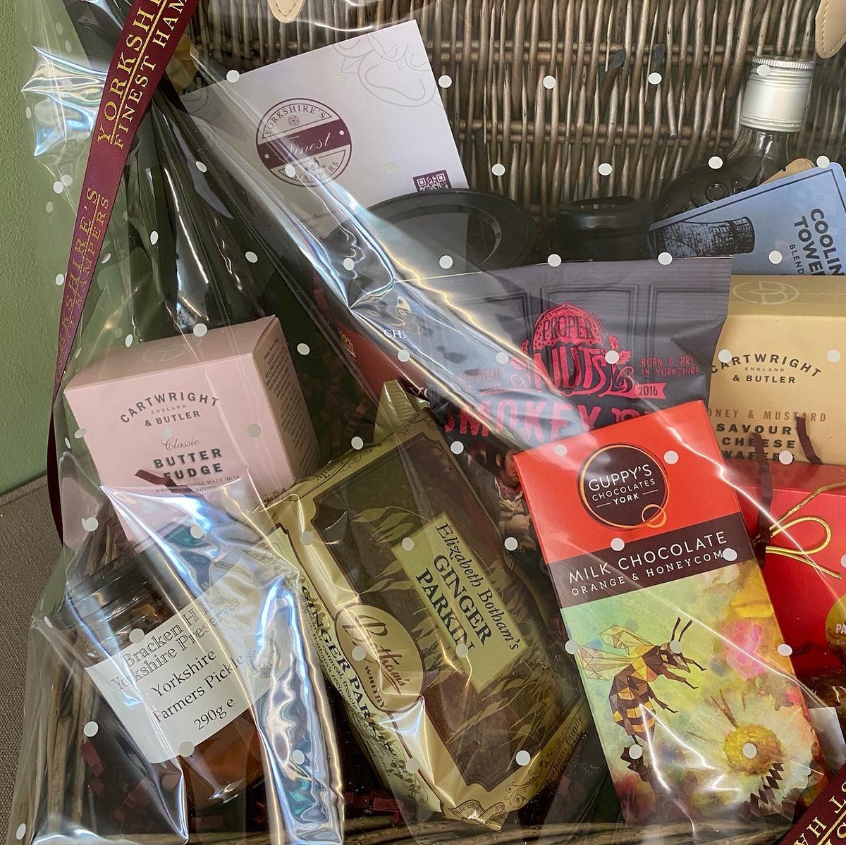 ThirskWeeklyNew's tweet photo. COMPETITION TIME! 🎉 We are giving away a wonderful hamper worth over £100 in association with Yorkshire's Finest Hampers! Like, Retweet and comment below who you'd share with to enter! Comp ends at 5pm on Monday 11th July. T&amp;C's apply! Good luck! #woldclass #picnicmonth #comp https://t.co/VTVYJOEB4s