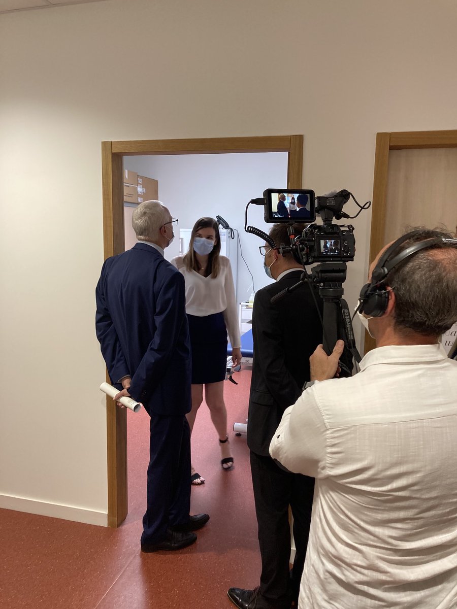UnivAngers's tweet photo. Cet après-midi visite de presse #chantiers #CPER et inauguration de l’extension de la Passerelle qui accueille sur 1 même site les services vie étudiante (orientation&amp;insertion, santé&amp;prévention, relais handicap + bureau des internationaux) 1 campus en rénovation et en transition https://t.co/C6zDWotJVu