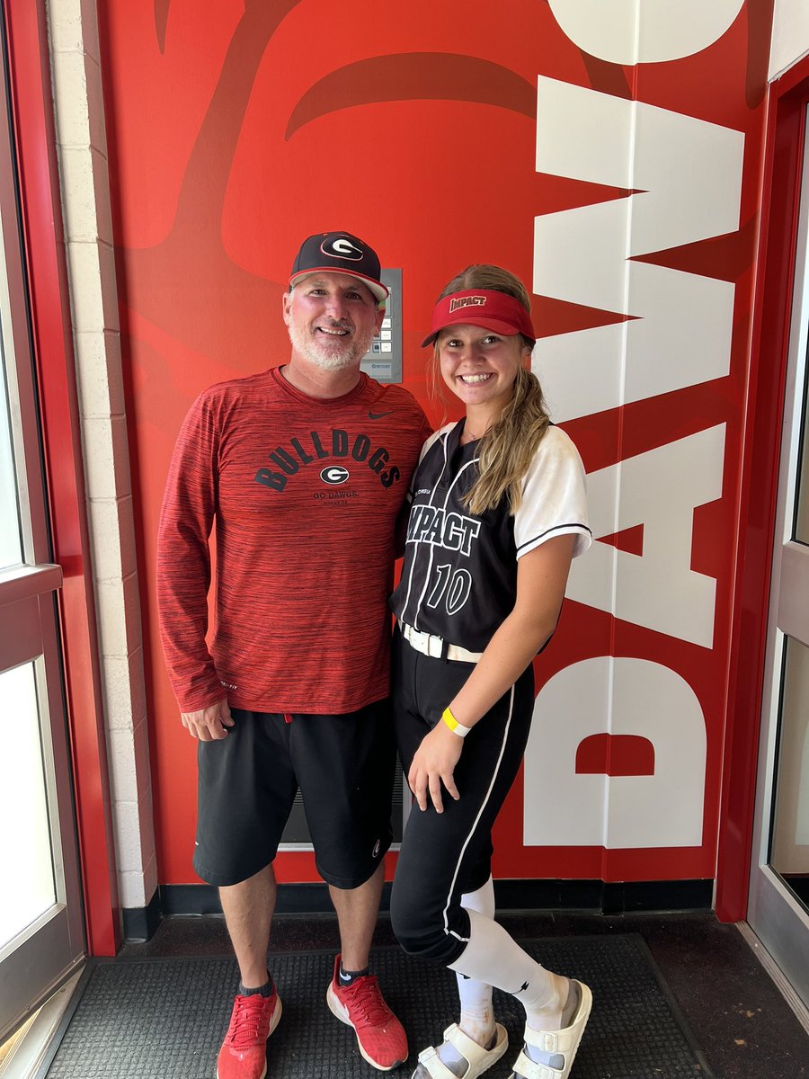 AmeliaThorn10's tweet photo. Thank you @UGAsoftball for a fun camp in Athens yesterday! I had so much fun learning new skills to help me better my game! Thank you to all of the amazing coaches! GO DAWGS! @UGACoachTony @chelsw20 @Syd_finch https://t.co/trKg8SyuYR