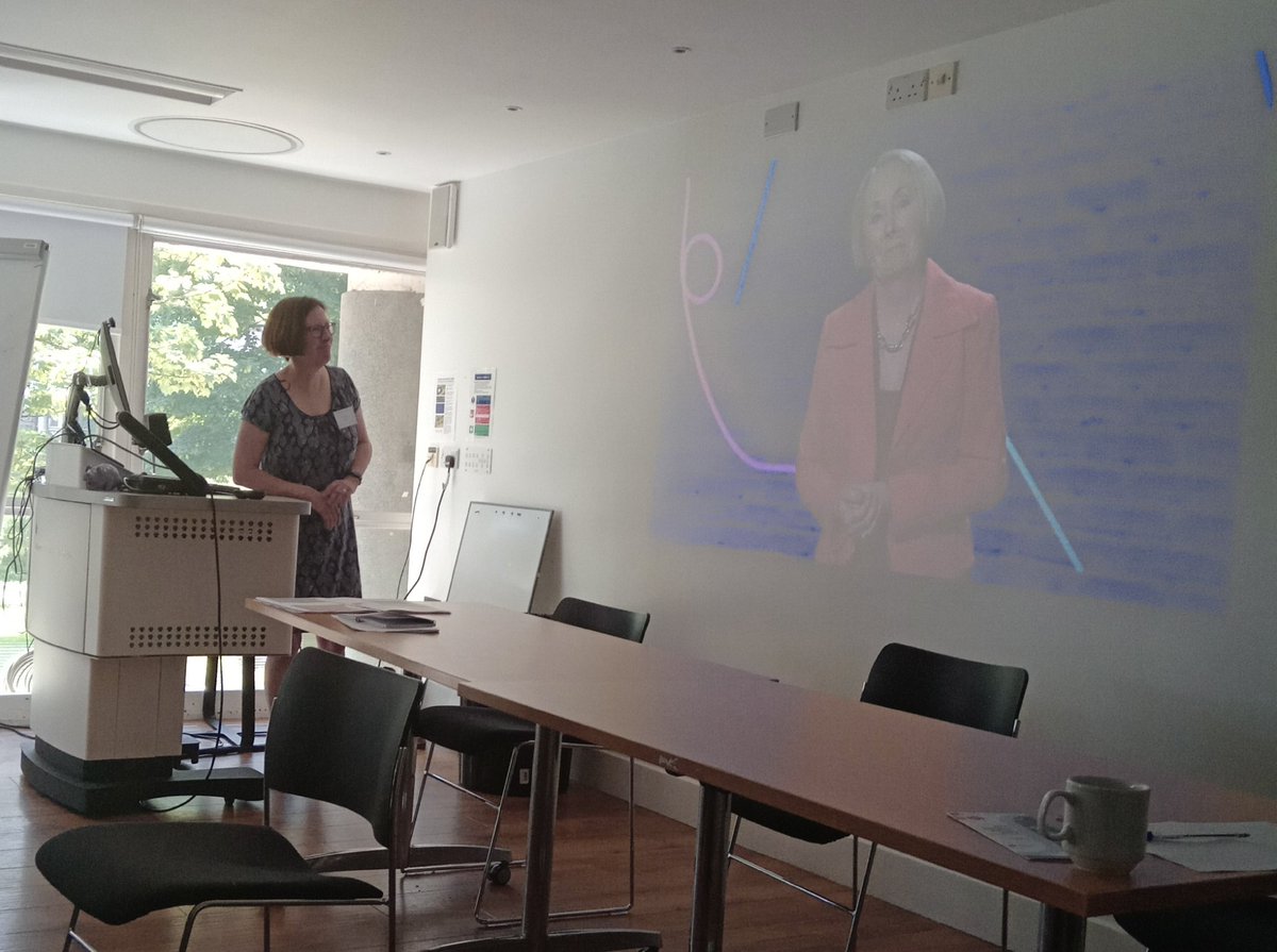 DtaReps's tweet photo. Skills-Sharing with the DTA Reps at #DTAsummer22 with @HJSears, @surya_scribbles, @lucubrat discussing Imposter syndrome, maintaining better relationship with your supervisor and communities of practice https://t.co/S02fMcg7TQ