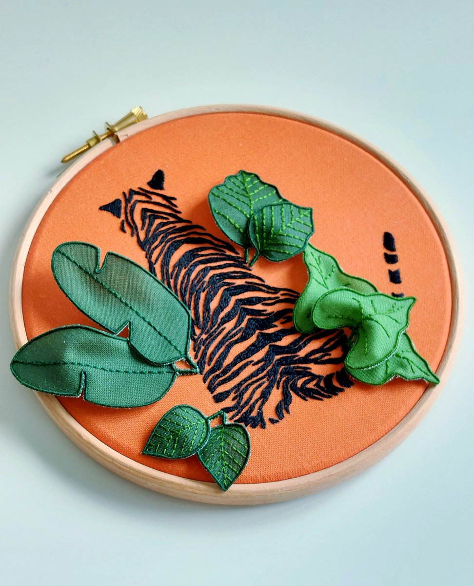 bealicetextiles's tweet photo. Here she is! The july Needle Nerd kit in all it's glory 😍
#handembroidery #embroiderydublin #irishembroidery #bealice #irishdesign #irishbusiness #shopinireland #embroidery #irish #irishcraft #buyirish #dublin #stumpwork #stumpworkembroidery #3dembroidery #raisedembroidery https://t.co/DQuArPnfU0
