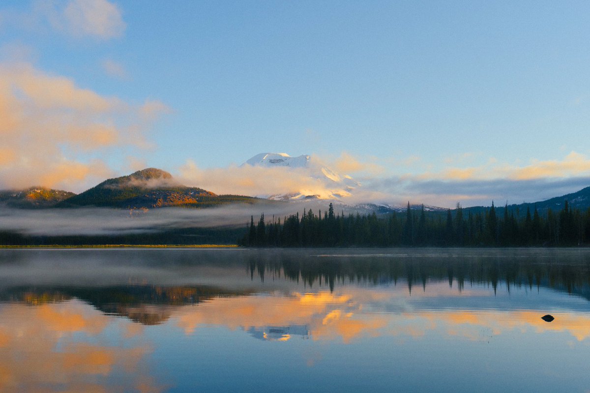 alexxhinson's tweet photo. photos i took at sparks lake https://t.co/6PzDPu4TQD