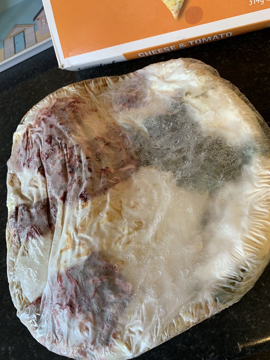 coolprintsuk's tweet photo. @AldiUK this is a frozen plain cheese and tomato pizza from aldis. What are the blacks, purples, greens and browns?🤮 https://t.co/8NaG5qBioF