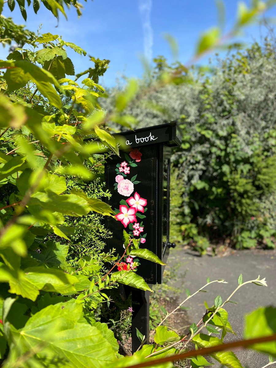 leedslillibrary's tweet photo. After languishing in lockdown quarantine, Hew's Desert Orchid box is now out in the wild at Churwell School #Morley.
Thanks to LCC Outer South Communiy Committee for funding.
#takeabook #leaveabook https://t.co/aoi9XGzE4E