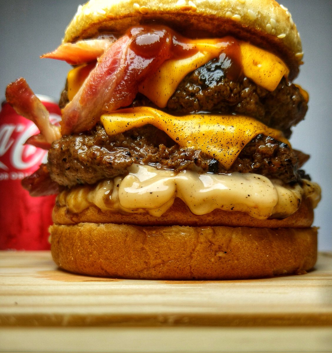 BitBurgerRJ's tweet photo. AQUELE DUPLO BACON DE RESPEITO 🤤🍔🥓 https://t.co/aw0plk1Dko
