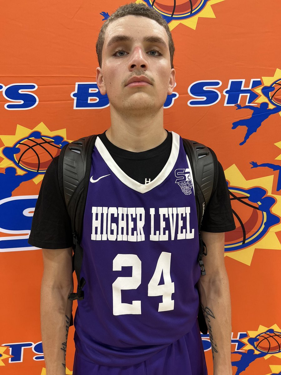 #BIGSHOTS #VABeachLive 
16u 

Miami City - 66
#34 Reece Randolf 19p
#11 Isaiah Renuld 16p

Higher Level - 62
#24 Robbie Futyma 18p